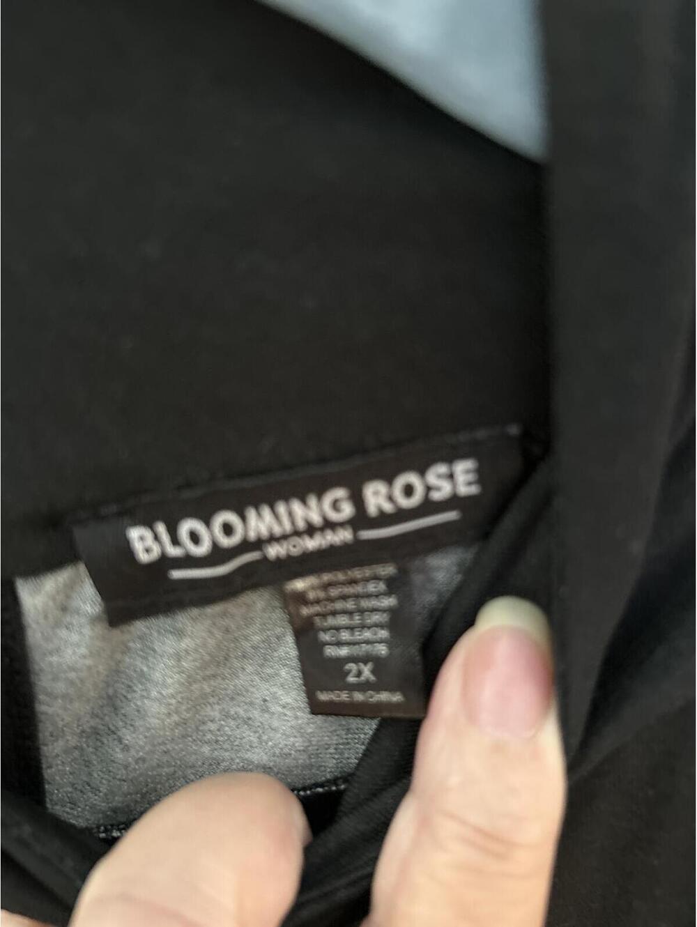Blooming Rose Women's Black and White Sleeveless Top Size 2X